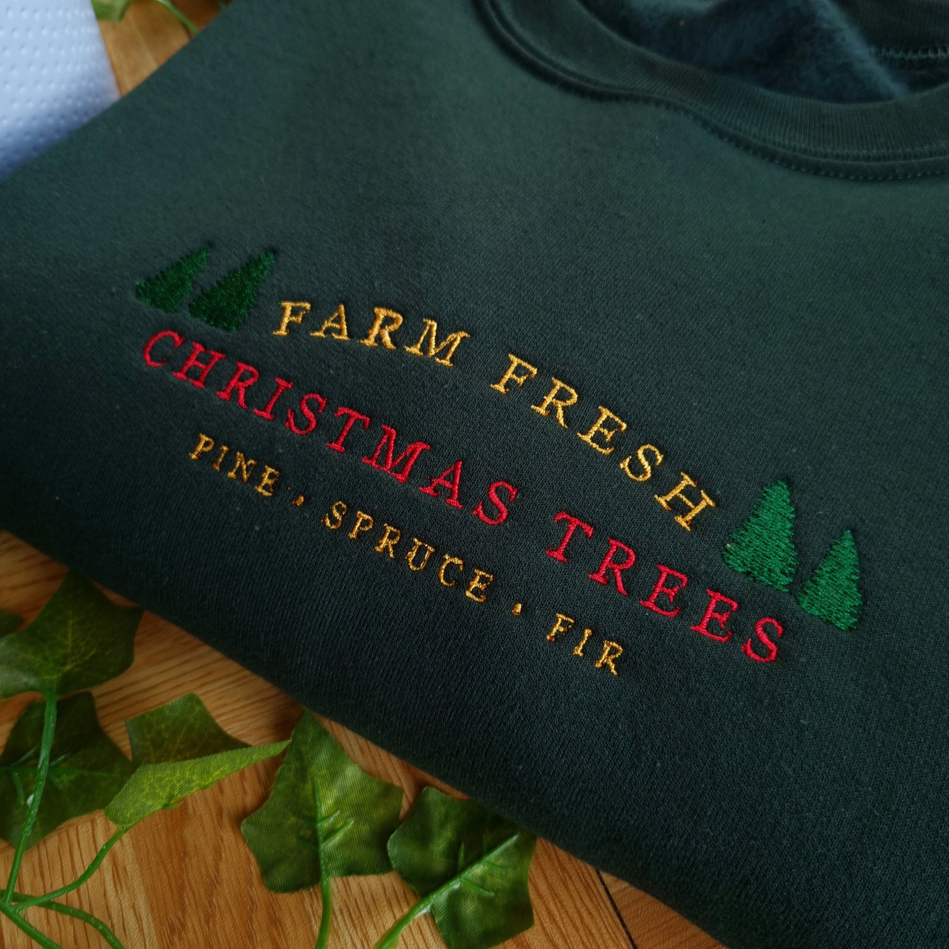 Farm Fresh Christmas Embroidered Sweatshirt, Christmas Sweat, Christmas Crewneck, Christmas T-Shirt, Retro Vintage Sweatshirt, Xmas Present