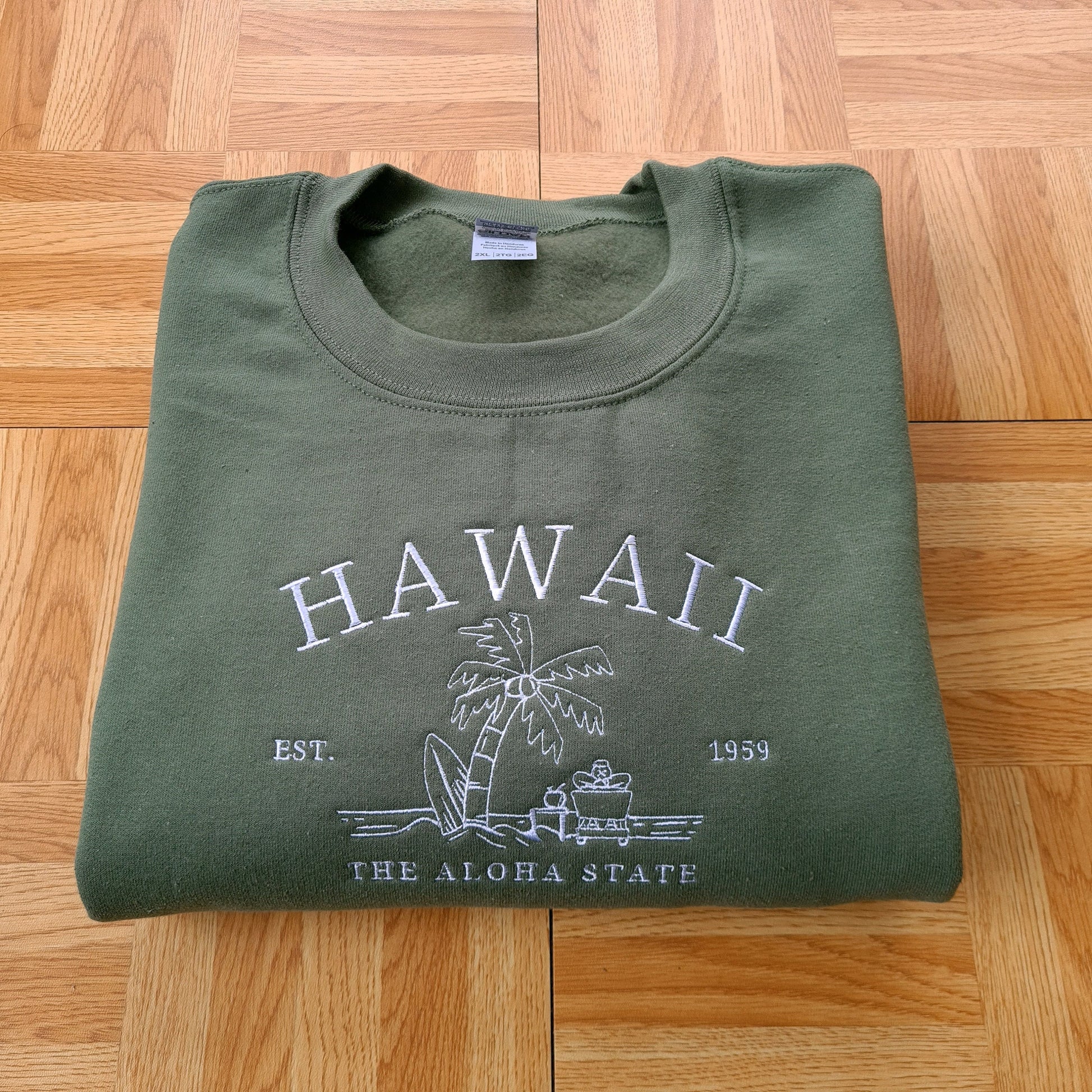 Hawaii Aloha State Embroidered Crewneck, Vintage Sweatshirt, Vintage Beach Crewneck, College Sweatshirt, Pacific Sweatshirt, Gift For Her