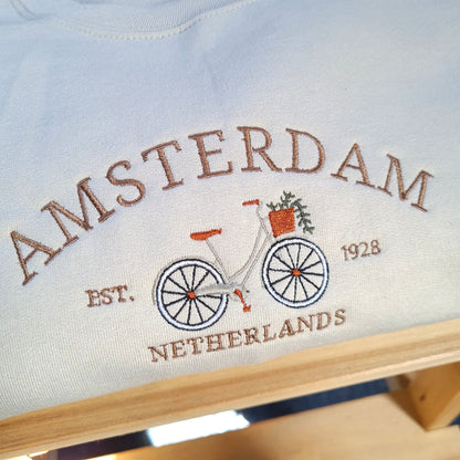 Vintage Amsterdam Embroidered Sweatshirt, Netherlands Crewneck, Oversize Sweatshirt, 90s Sweatshirt, College Sweatshirt, Location City