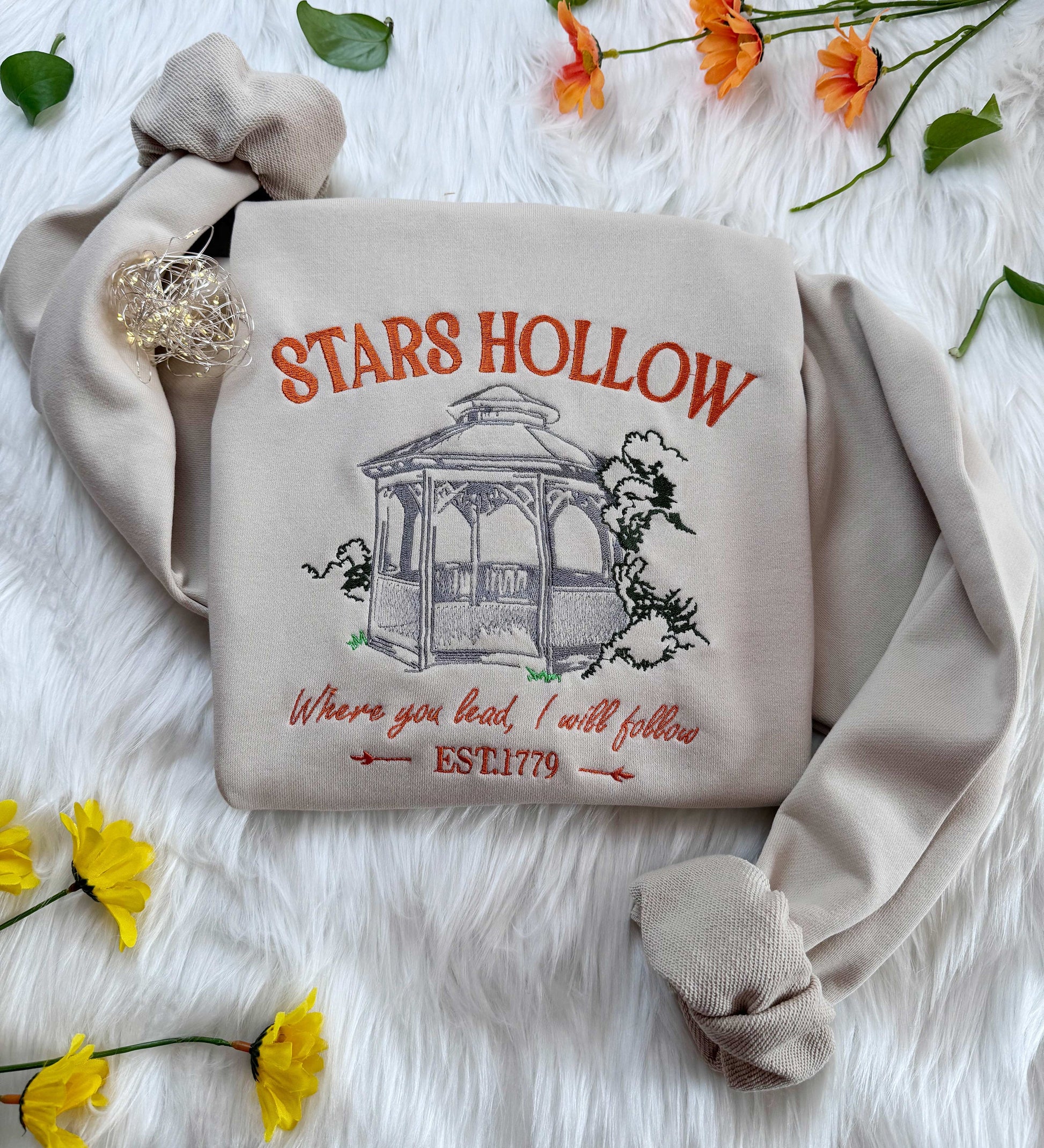 Embroidered Star Hollow Pavilion Sweatshirt, Connecticut Star Hollow Embroidered Hoodie, Stars Hollow Pavilion T-shirt, Crew Neck Sweatshirt