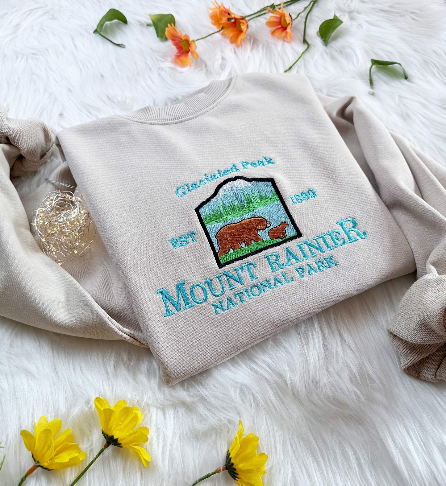 Embroidered Mount Rainier NationalPark Sweatshirt, Glaciated Peak Embroidered Hoodie, Embroidered Washington T-shirt, Crew Neck Sweatshirt