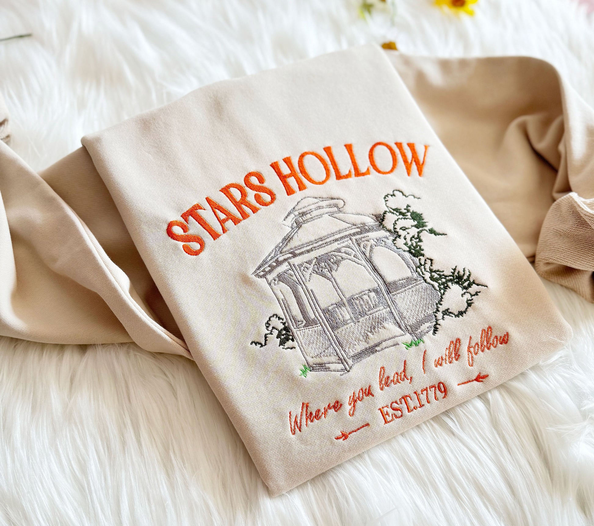 Embroidered Star Hollow Pavilion Sweatshirt, Connecticut Star Hollow Embroidered Hoodie, Stars Hollow Pavilion T-shirt, Crew Neck Sweatshirt