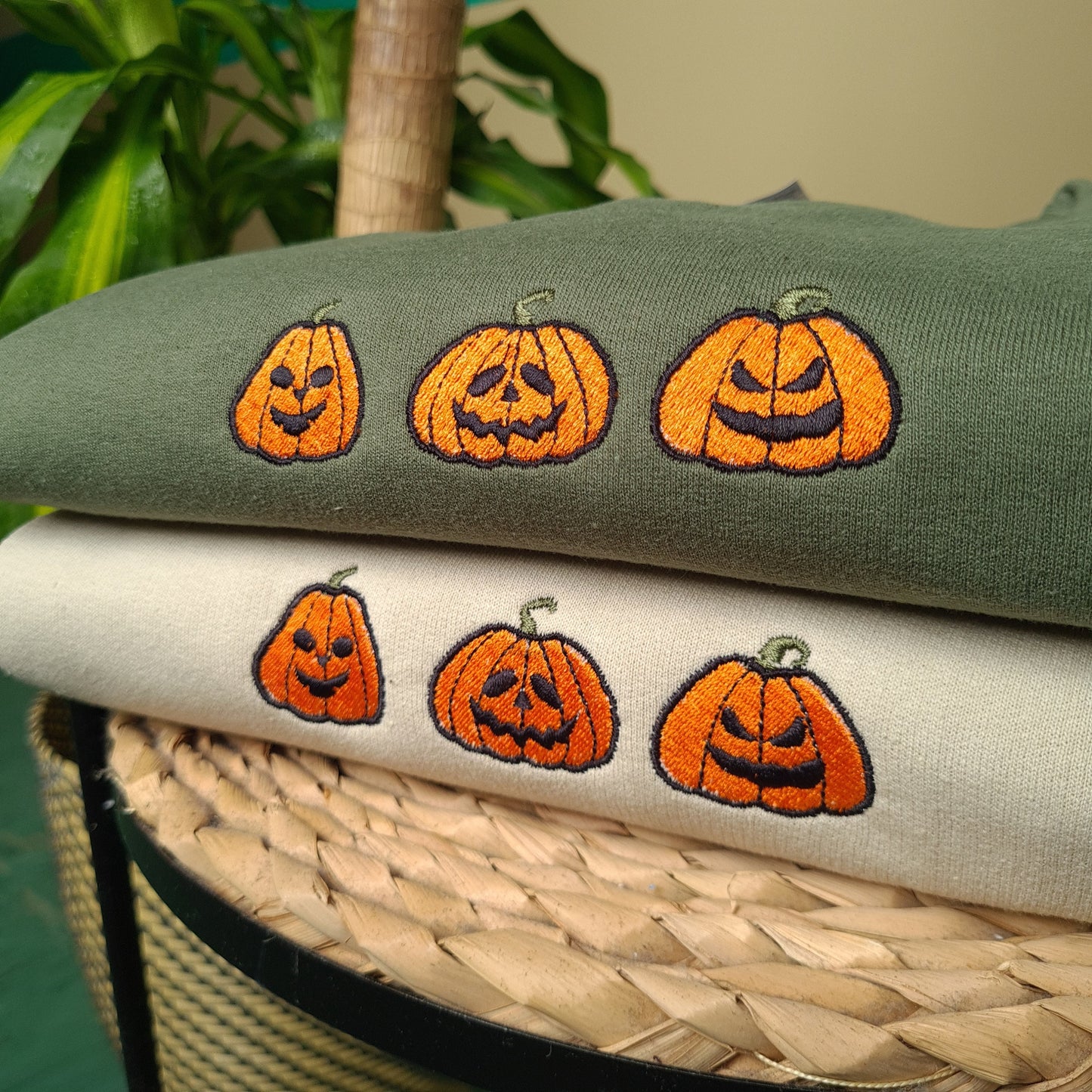 Pumpkin Face Embroidered Sweatshirt, Halloween Sweatshirt, Halloween Crewneck, Halloween Vintage Sweatshirt, Spooky Pumpkin Sweatshirt